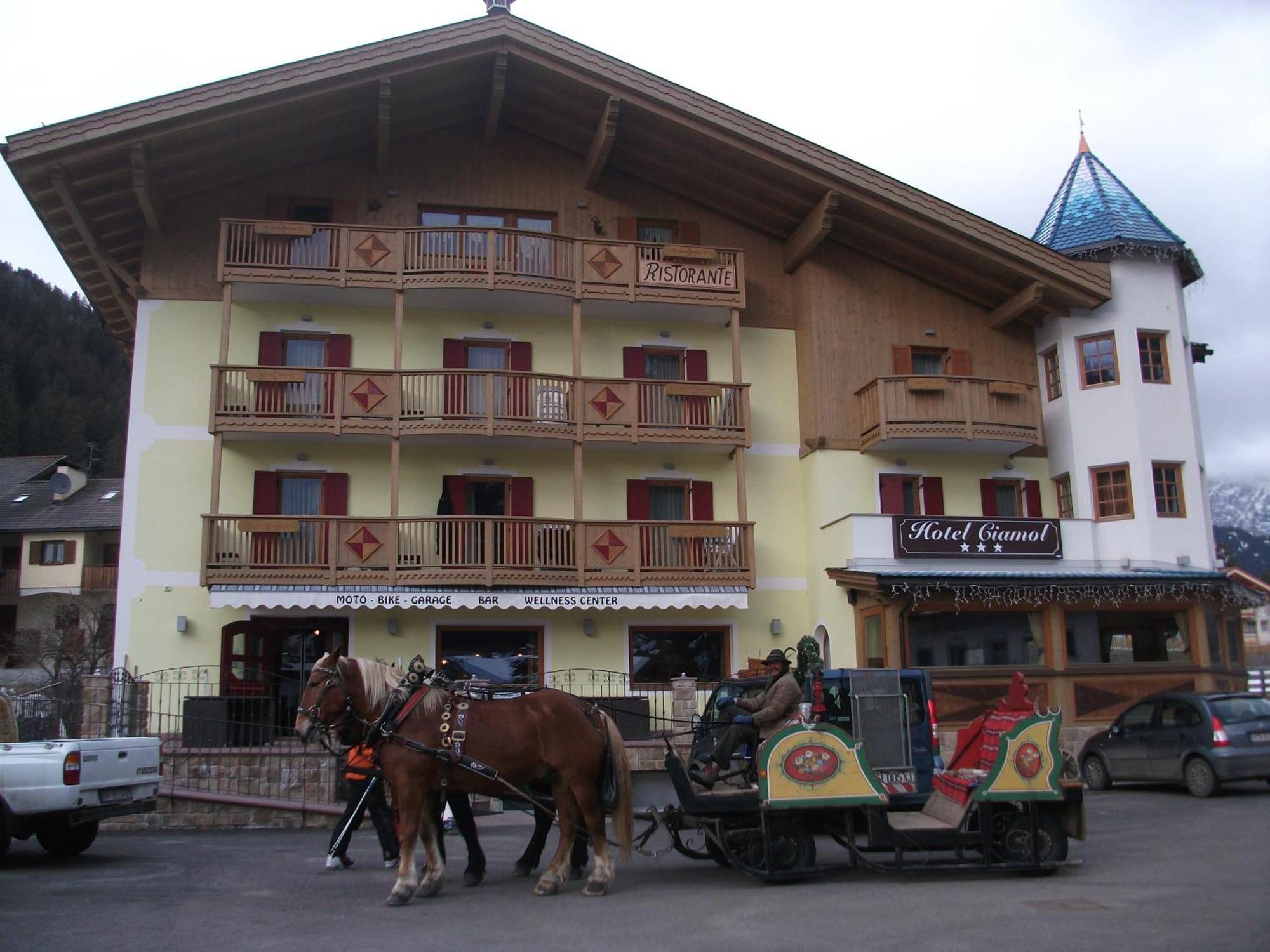 Hotel Ciamol Campitello di Fassa Exterior foto