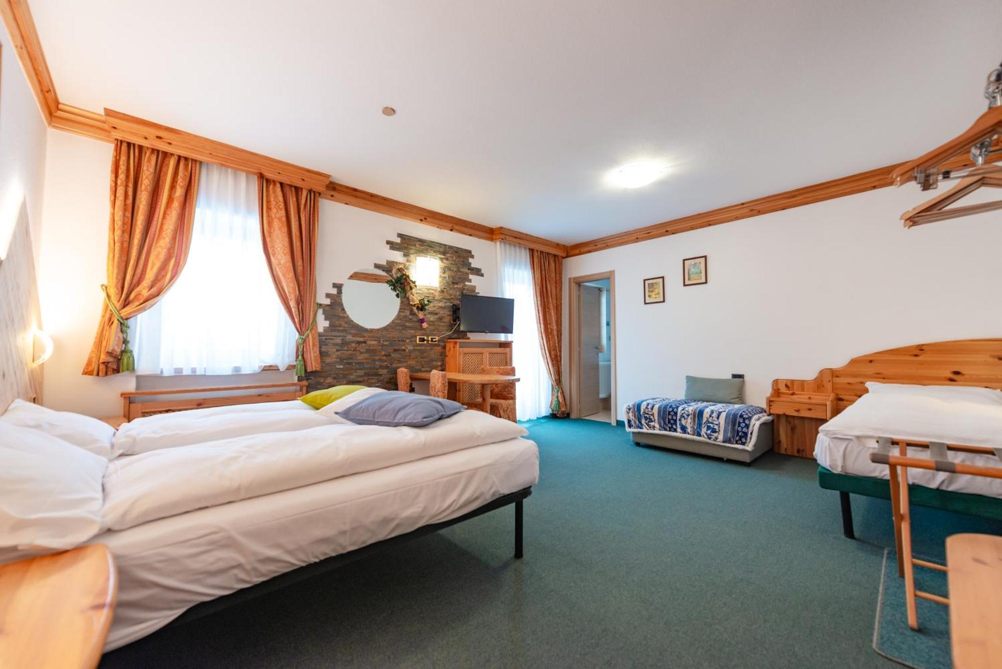 Hotel Ciamol Campitello di Fassa Exterior foto