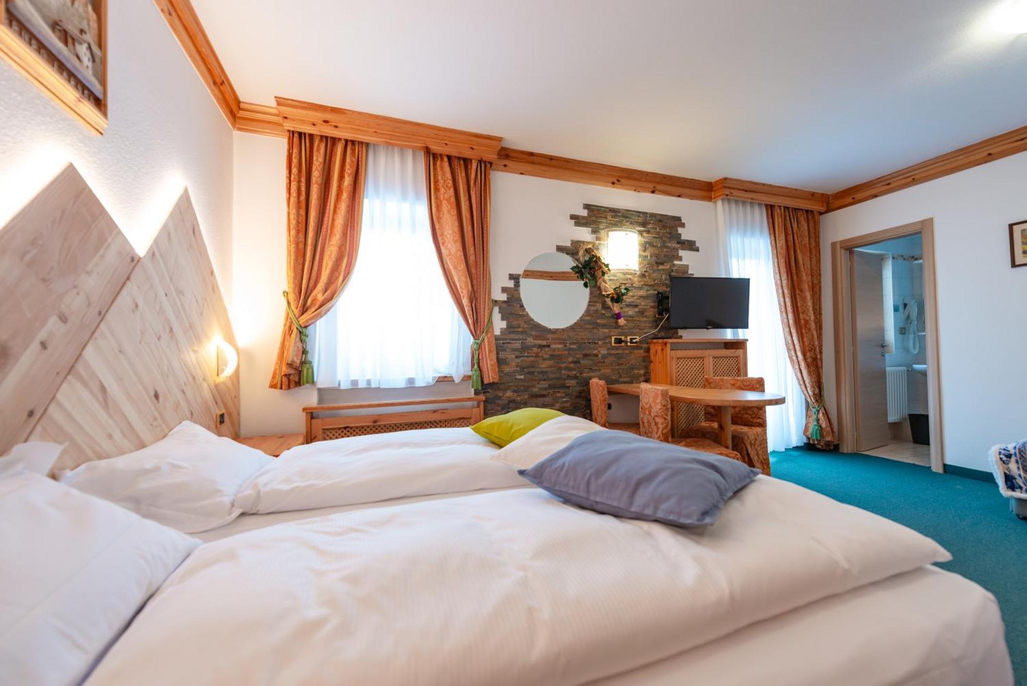 Hotel Ciamol Campitello di Fassa Exterior foto